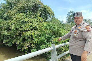 Antisipasi Cuaca Ekstrem, Polsek Bonti Gelar Patroli Batingsor di Bantaran Sungai Sekayam Antisipasi Cuaca Ekstrem, Polsek Bonti Gelar Patroli Batingsor di Bantaran Sungai Sekayam
