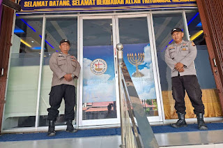 Hadirkan Rasa Aman, Polri Laksanakan Pengamanan Ibadah Minggu di Parindu Hadirkan Rasa Aman, Polri Laksanakan Pengamanan Ibadah Minggu di Parindu
