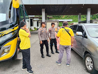 Patroli Ops Lilin Kapuas 2025 di Entikong, Polisi Pastikan Natal dan Tahun Baru Aman serta Kondusif Patroli Ops Lilin Kapuas 2025 di Entikong, Polisi Pastikan Natal dan Tahun Baru Aman serta Kondusif