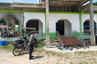 Ciptakan Rasa Aman, Polsek Beduai Lakukan Pengamanan Sholat Jum’at Ciptakan Rasa Aman, Polsek Beduai Lakukan Pengamanan Sholat Jum’at