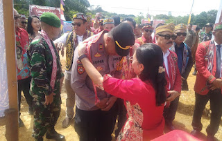 Kapolsek Meliau Hadiri Pembukaan Gawai Adat Dayak, Budaya dan Persaudaraan Jadi Semangat Utama Kapolsek Meliau Hadiri Pembukaan Gawai Adat Dayak, Budaya dan Persaudaraan Jadi Semangat Utama