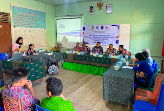 Polsek Sekayam Edukasi Pelajar dan Warga Desa Engkahan tentang Bahaya Narkoba di Wilayah Perbatasan Polsek Sekayam Edukasi Pelajar dan Warga Desa Engkahan tentang Bahaya Narkoba di Wilayah Perbatasan