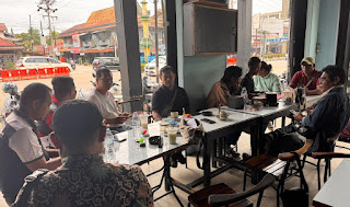 Humas Polres Sanggau Ajak Media dan Konten Kreator Sajikan Informasi Berimbang Humas Polres Sanggau Ajak Media dan Konten Kreator Sajikan Informasi Berimbang