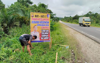 Edukasi Pengendara, Banner Keselamatan Lalu Lintas Dipasang di Sejumlah Titik Strategis Edukasi Pengendara, Banner Keselamatan Lalu Lintas Dipasang di Sejumlah Titik Strategis