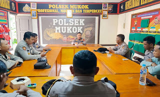 Anev Polsek Mukok Tekankan Disiplin Personel dan Dukung Ketahanan Pangan Nasional Anev Polsek Mukok Tekankan Disiplin Personel dan Dukung Ketahanan Pangan Nasional