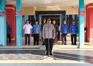 Bangun Kebersamaan di Perbatasan, Apel Gabungan Entikong Perkuat Komitmen Melayani Masyarakat Bangun Kebersamaan di Perbatasan, Apel Gabungan Entikong Perkuat Komitmen Melayani Masyarakat