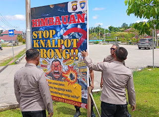 Cegah Balap Liar dan Knalpot Brong, Sat Binmas Polres Sanggau Pasang Banner Edukasi di Titik Strategis Kota Cegah Balap Liar dan Knalpot Brong, Sat Binmas Polres Sanggau Pasang Banner Edukasi di Titik Strategis Kota