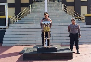 Wakapolres Sanggau Tekankan Disiplin dan Kesiapsiagaan Personel Saat Pimpin Apel Pagi Wakapolres Sanggau Tekankan Disiplin dan Kesiapsiagaan Personel Saat Pimpin Apel Pagi