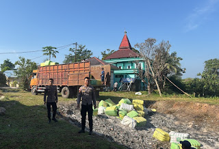 Dukung Penegakan Hukum Kepabeanan, Polsek Entikong Amankan Pemusnahan Barang Sitaan Dukung Penegakan Hukum Kepabeanan, Polsek Entikong Amankan Pemusnahan Barang Sitaan