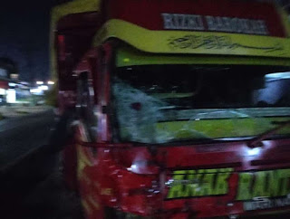 Kecelakaan Maut di Depan Masjid Ar-Rahman Sosok, Pengendara Motor 16 Tahun Meninggal Dunia Kecelakaan Maut di Depan Masjid Ar-Rahman Sosok, Pengendara Motor 16 Tahun Meninggal Dunia