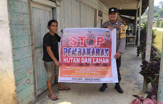 Polsek Jangkang Ingatkan Warga: Buka Lahan Tanpa Membakar, Lingkungan Tetap Terjaga Polsek Jangkang Ingatkan Warga: Buka Lahan Tanpa Membakar, Lingkungan Tetap Terjaga