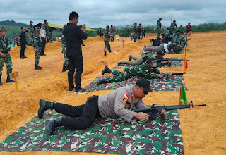 Sinergi TNI-Polri Makin Solid, Kapolres Sanggau Ikuti Latihan Menembak Bersama Kodim 1204 Sinergi TNI-Polri Makin Solid, Kapolres Sanggau Ikuti Latihan Menembak Bersama Kodim 1204