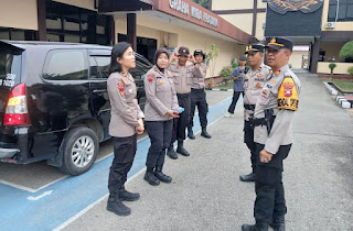 Delapan Personel Tim Edukasi Polri Tiba di Sanggau, Perkuat Pencegahan Karhutla Lewat Edukasi Warga Delapan Personel Tim Edukasi Polri Tiba di Sanggau, Perkuat Pencegahan Karhutla Lewat Edukasi Warga